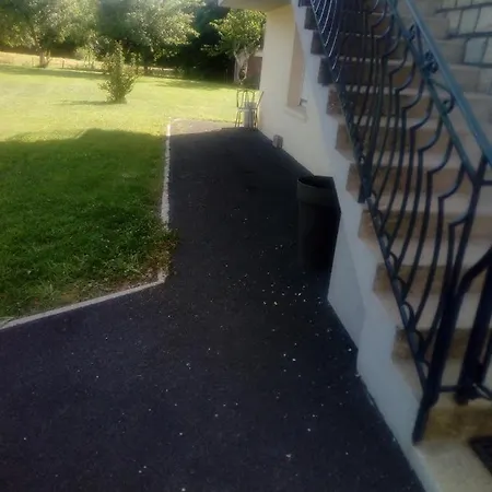 Couette-café La Clematite D Olt Saint-Côme-dʼOlt