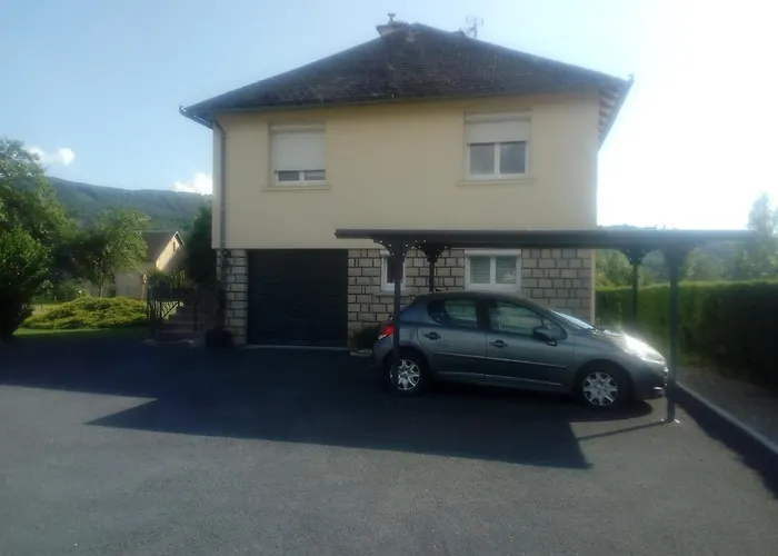 Bed & Breakfast La Clematite D Olt Saint-Côme-dʼOlt